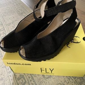 Fly London Yala Perf Cupidio/Mousse Black